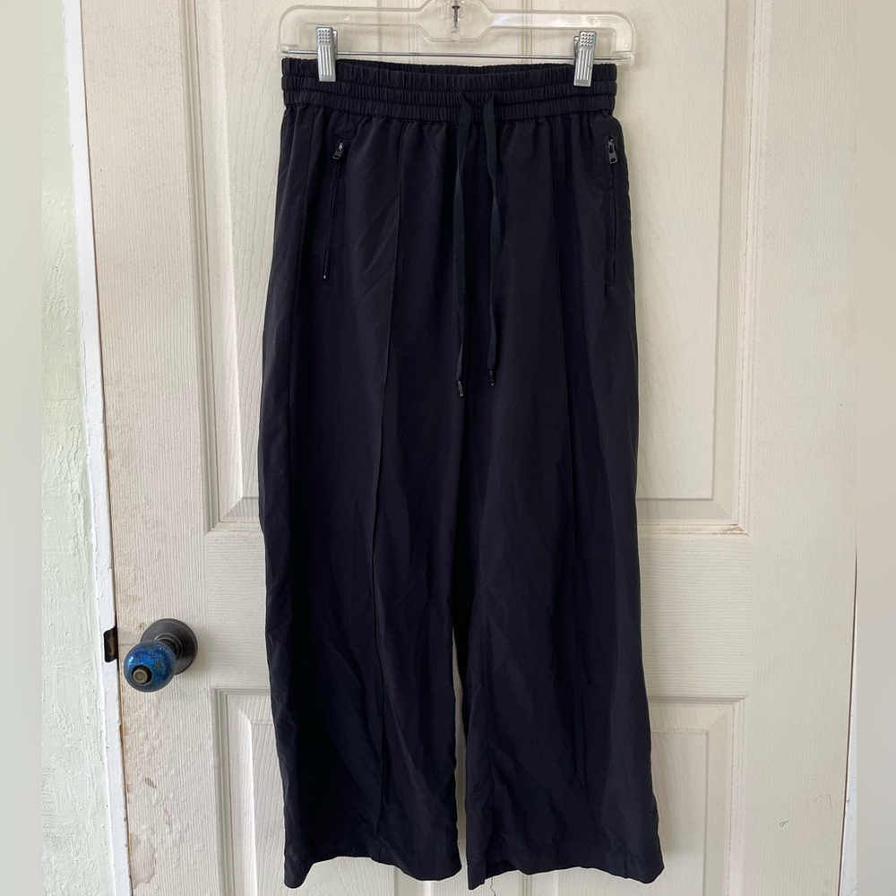 Aritzia TNA Black flowy drawstring wide leg pants size small